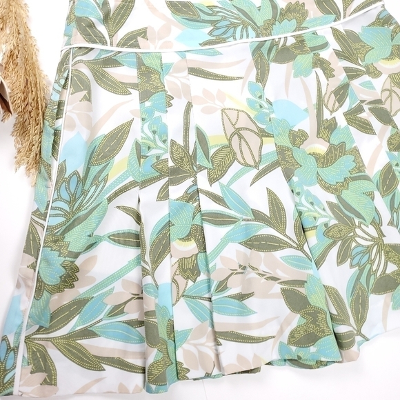 New IZOD Cool XFG Pleated Green Leaf Short Pants Sz 4 - Picture 7 of 16